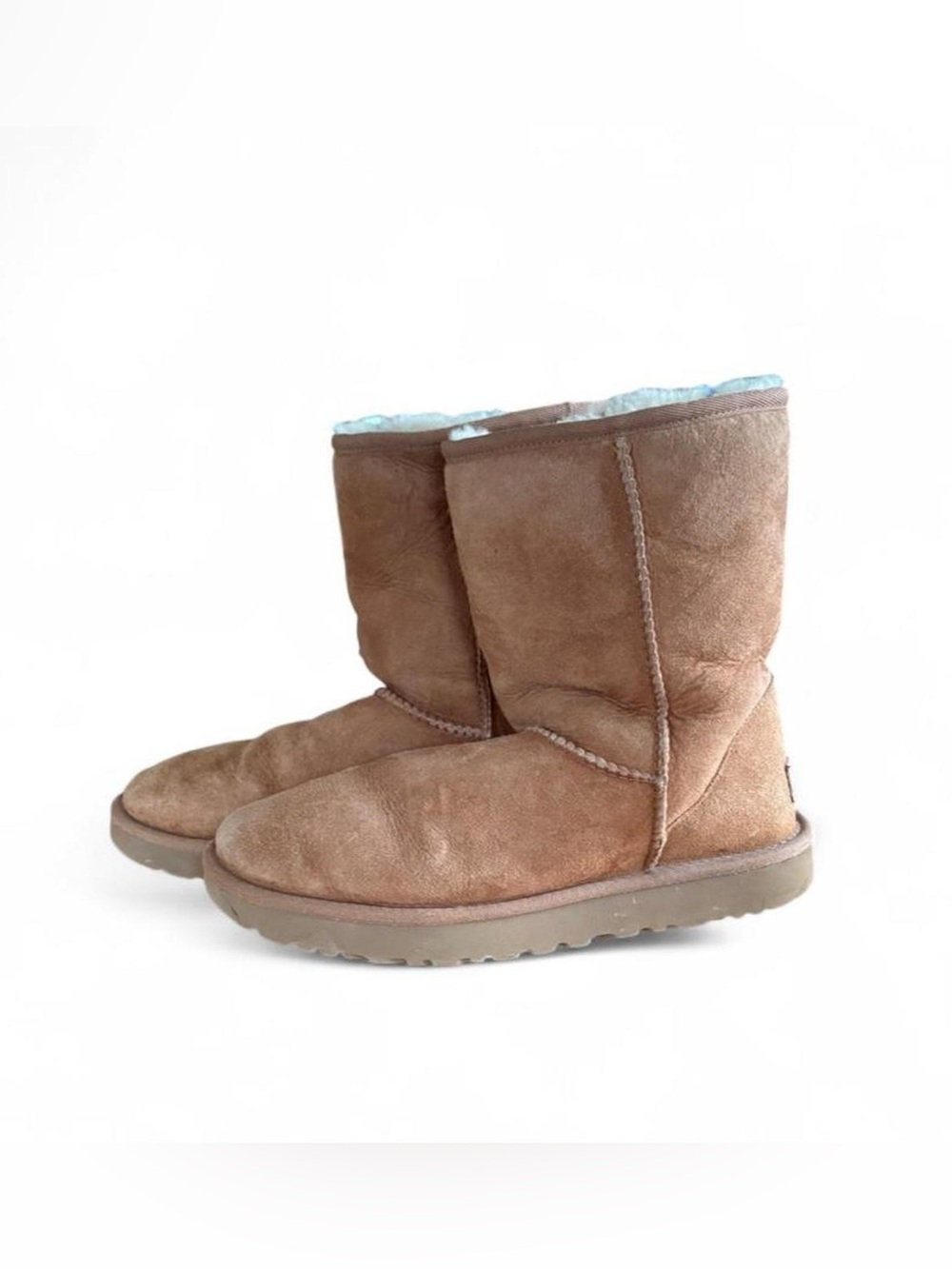 UGG Classic Short Boots Sz 9 Chestnut Color Shearling Iconic Y2K Comfort Womens